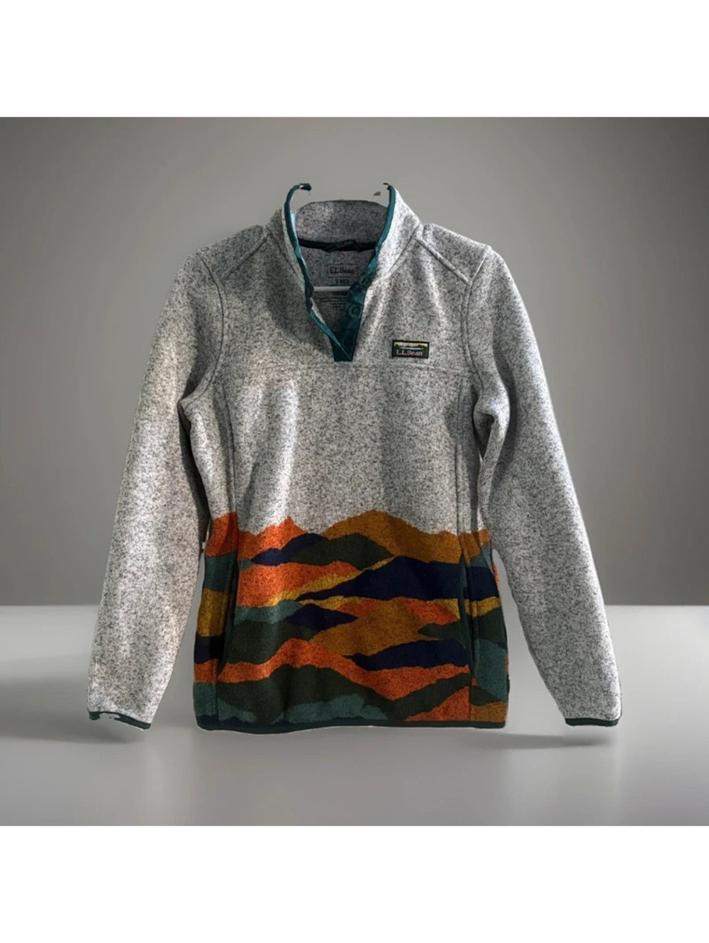 L.L.Bean Women’s Small Sweater Fleece Pullover Mountain Print Snap Neck Gray